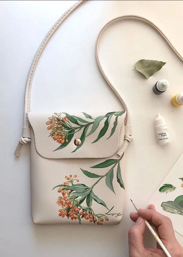 کیف نقاشی روی چرم