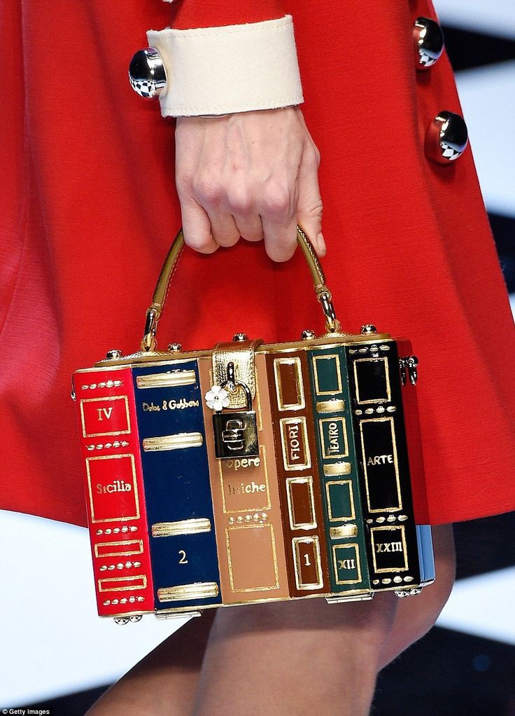 کیف متفاوت با طرح کتاب