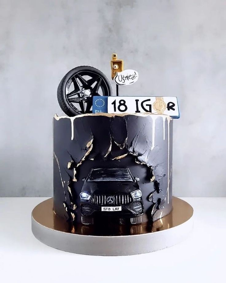ایده ساخت ماشین شخصی فرد روی کیک