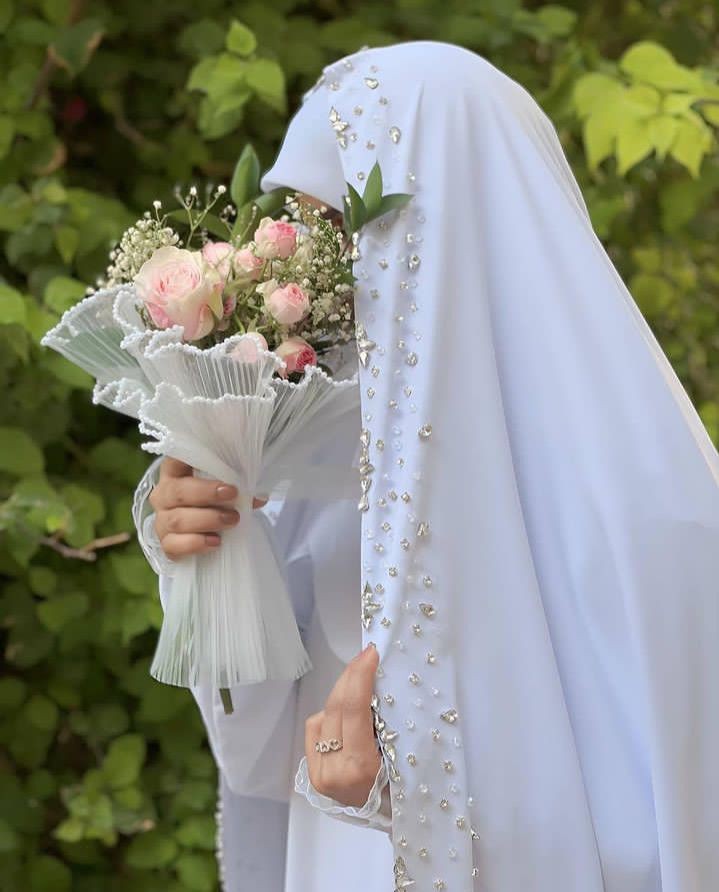 چادر مروارید دوزی شده